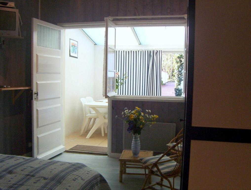 Residence Fleur Des Pins - Gites & Chambres D'Hotes Saint-Georges-d'Oleron Rom bilde